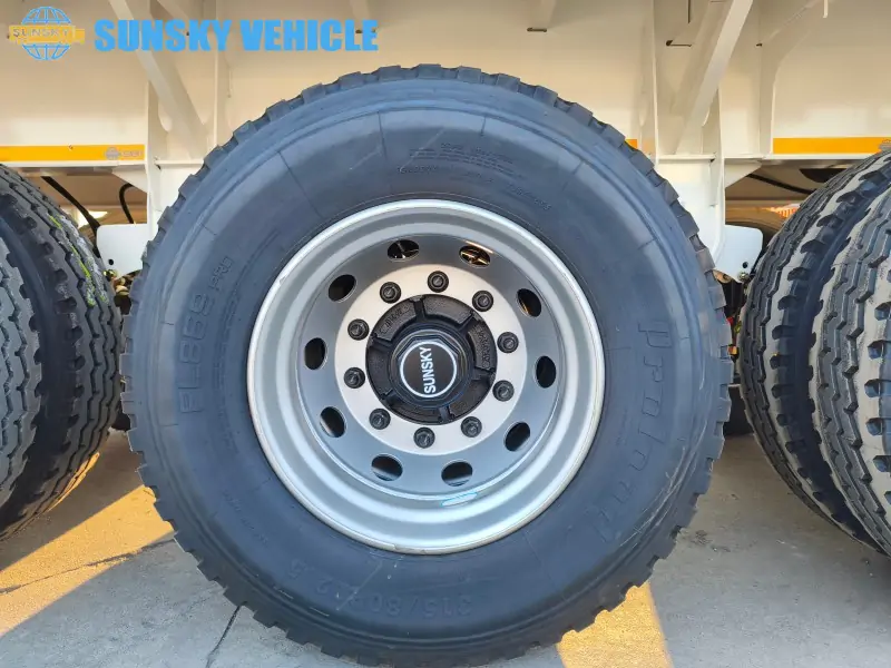 Flatbed Lorry Trailer tire and suspension