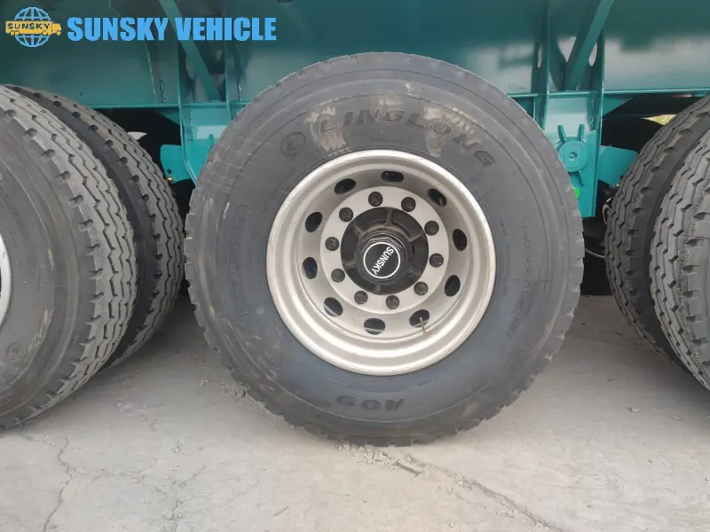 Flatbed Lorry Trailer tire and suspension
