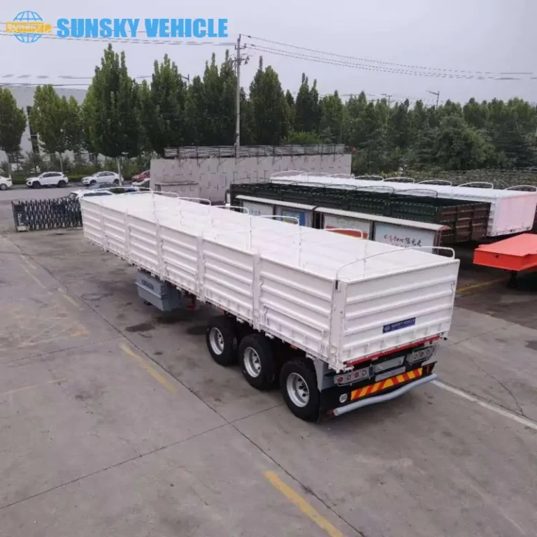 trailer-with-side-opening