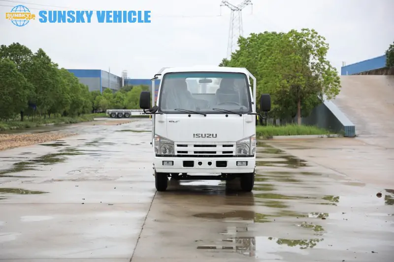 ISUZU 100P Cargo Truck tractor head