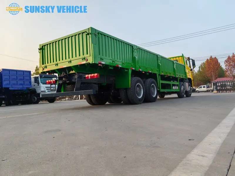 SINOTRUK-HOWO-8X4-CARGO-TRUCK chassis
